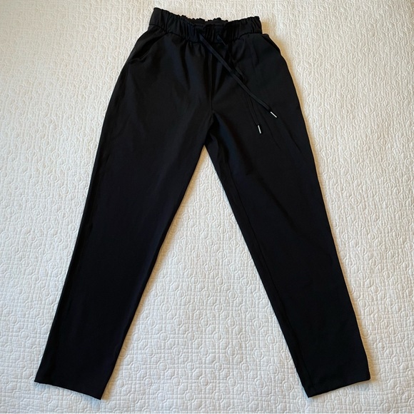 LULULEMON Black Luxtreme Keep Moving Pant, size 4 - Picture 3 of 11